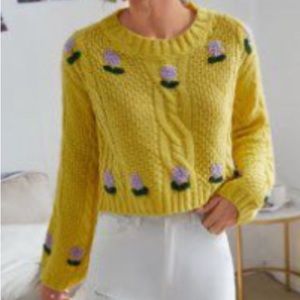 NWOT Flower Pattern Cable Knit Sweater Yellow Floral Embroidered Sz Large